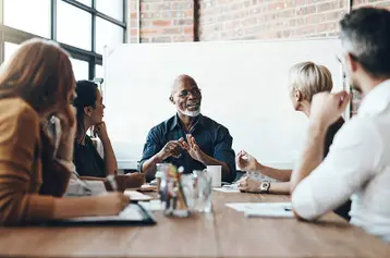 Managing Remote Employees: 12 Tips to Help You Excel